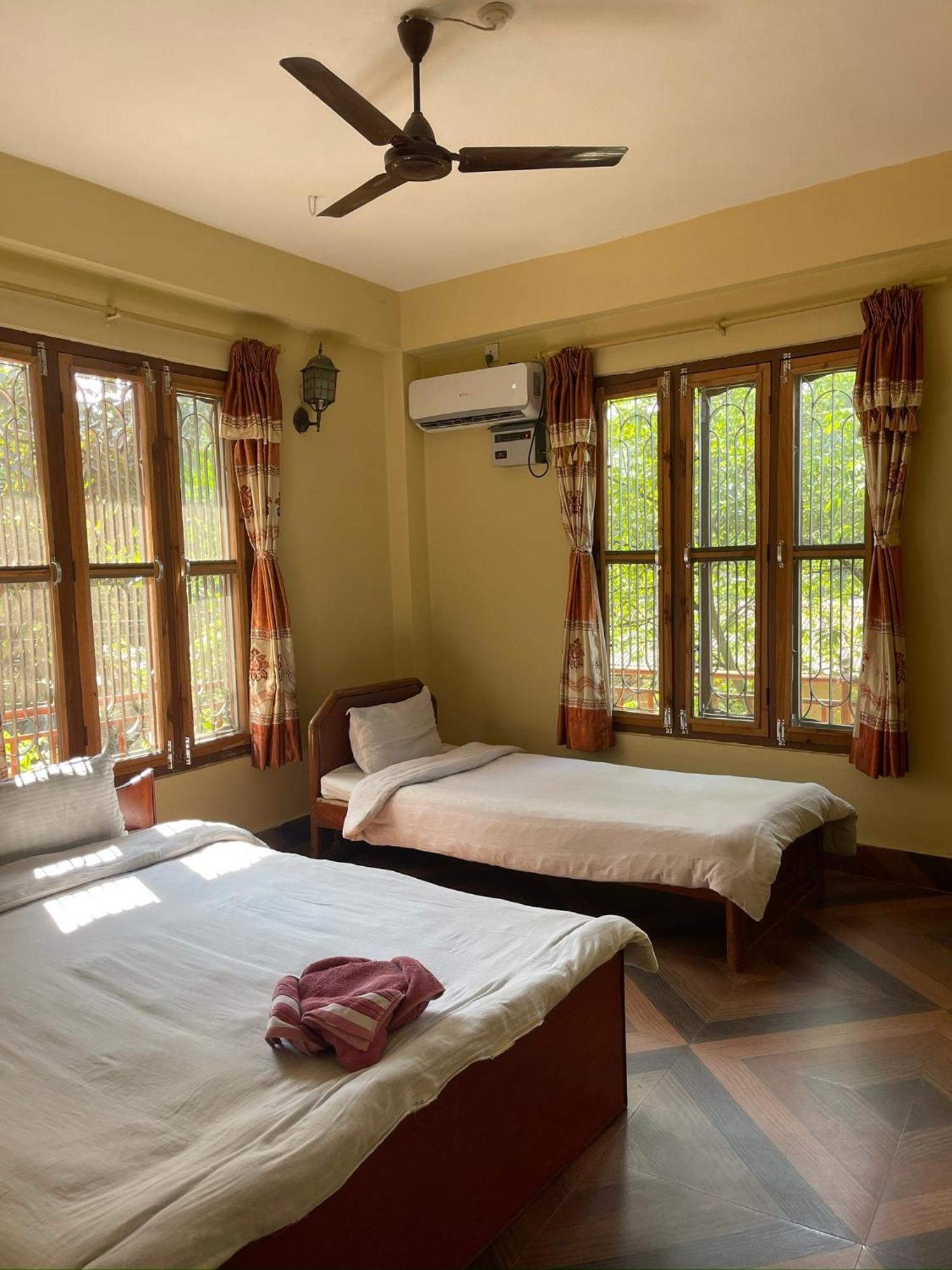Tara Guesthouse - Sauraha,Chitwan Exterior photo